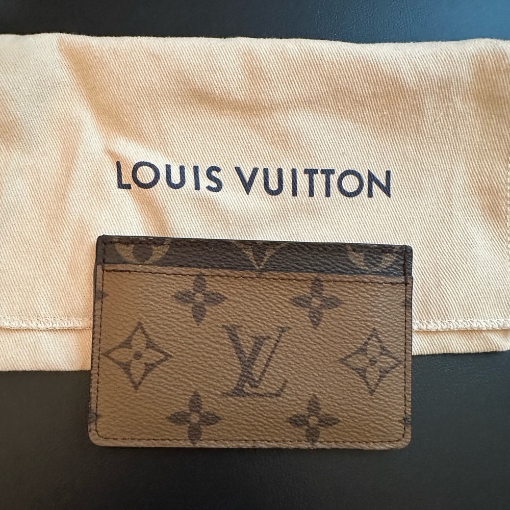 Louis Vuitton reverse monogram card holder